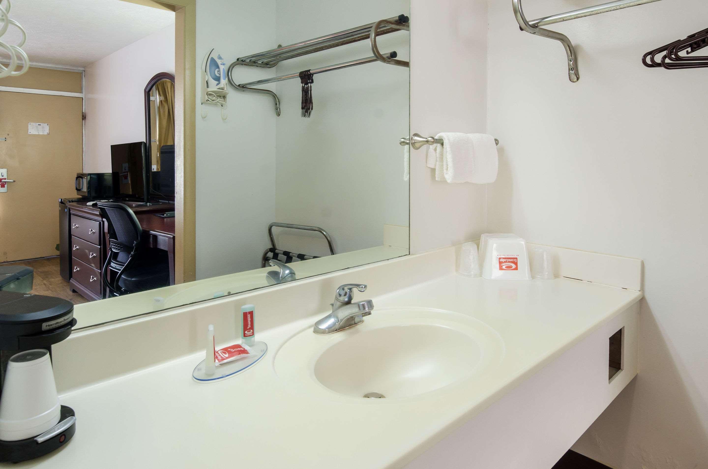 Econo Lodge Marion I-81 Екстер'єр фото