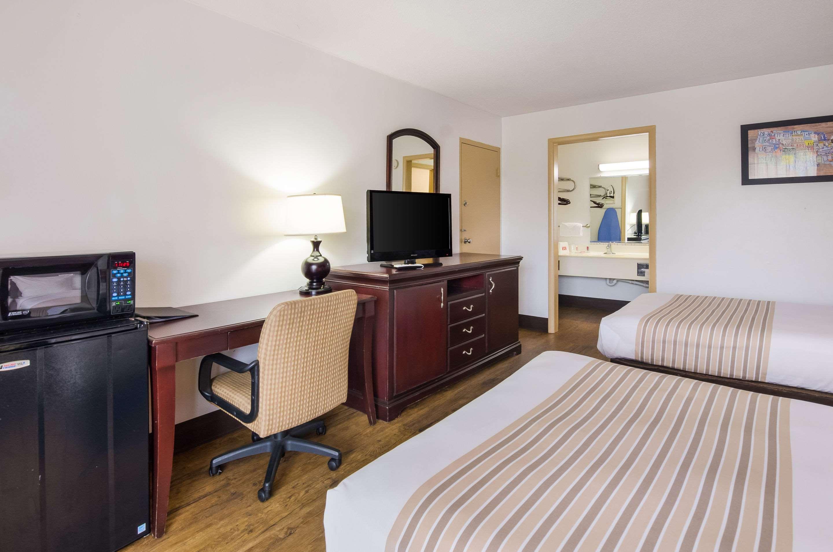 Econo Lodge Marion I-81 Екстер'єр фото