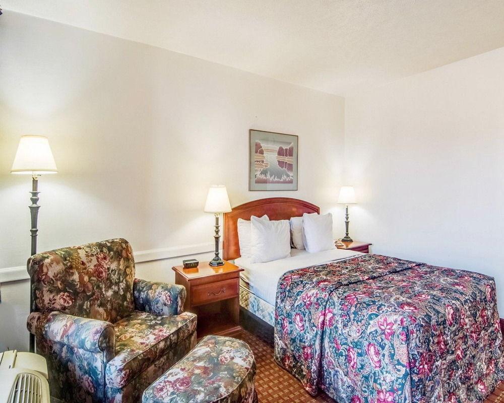 Econo Lodge Marion I-81 Екстер'єр фото