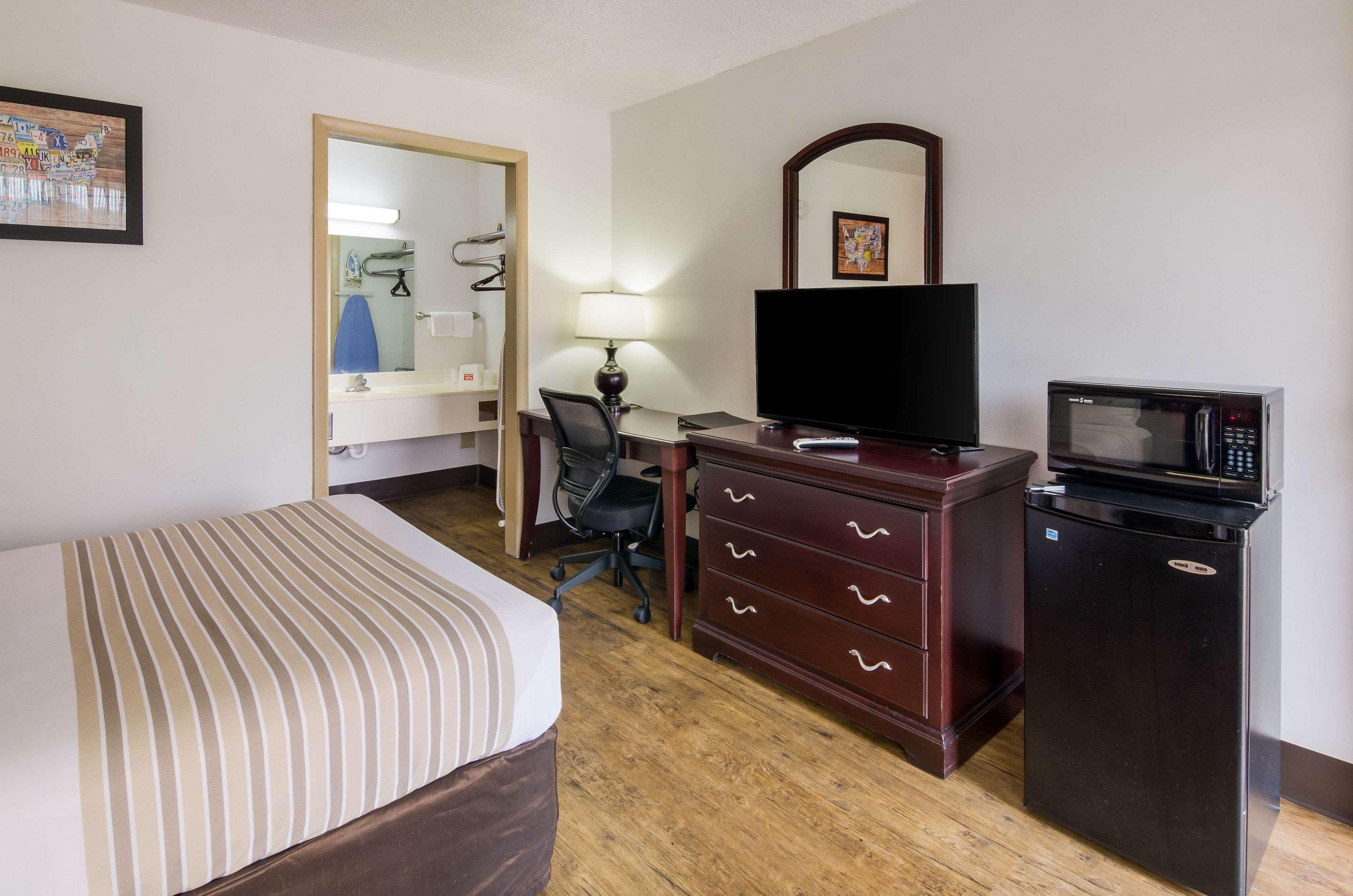Econo Lodge Marion I-81 Екстер'єр фото