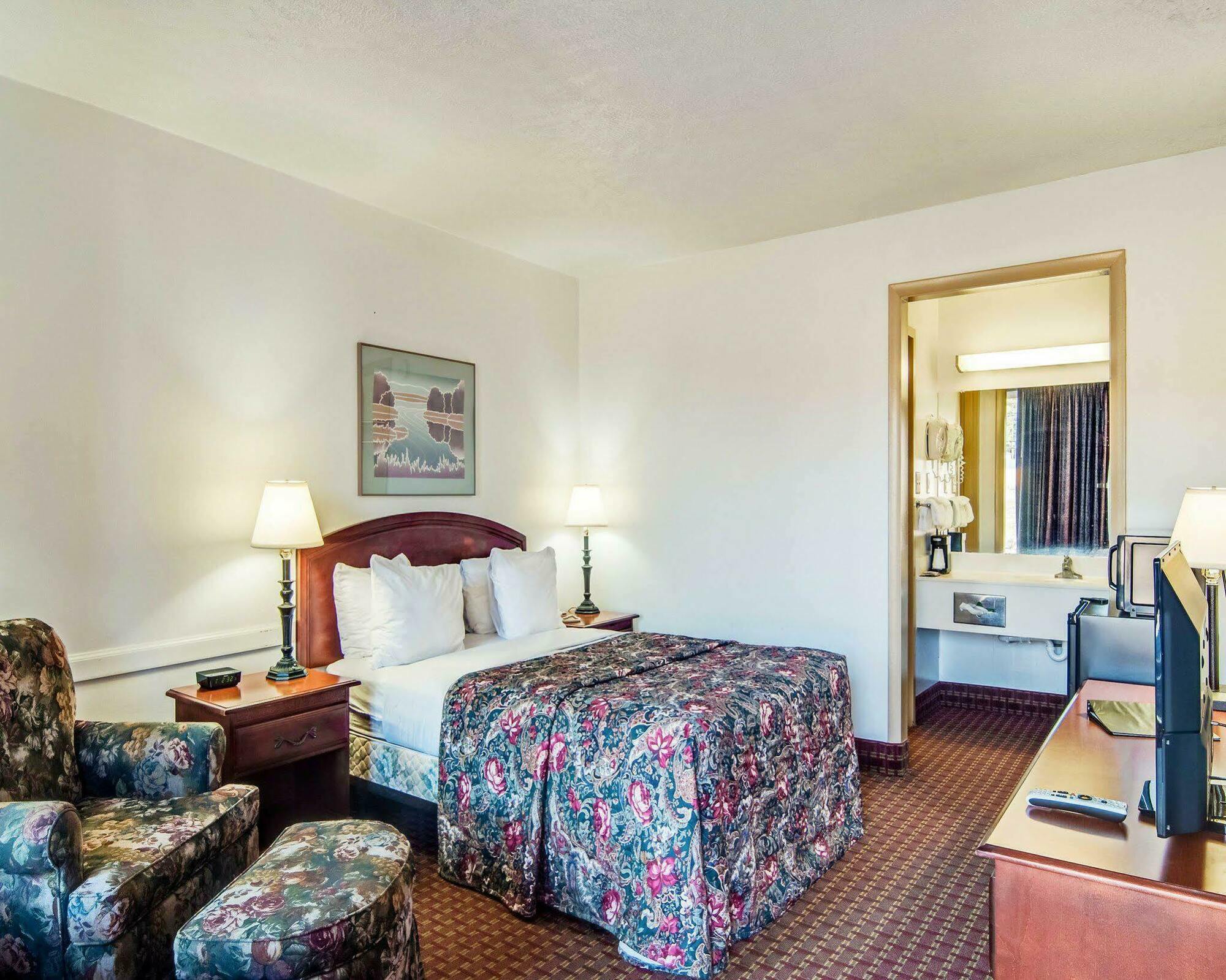 Econo Lodge Marion I-81 Екстер'єр фото