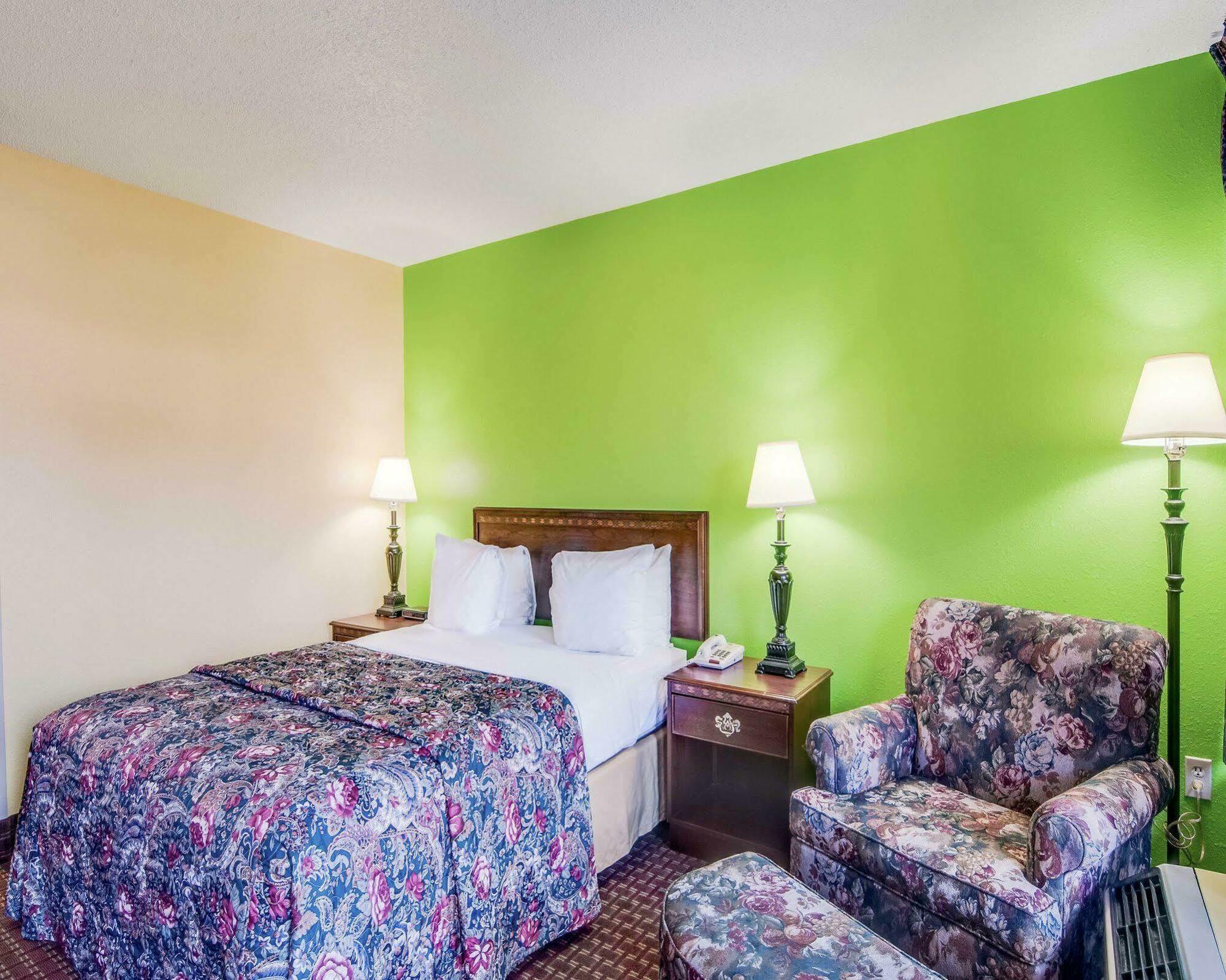 Econo Lodge Marion I-81 Екстер'єр фото