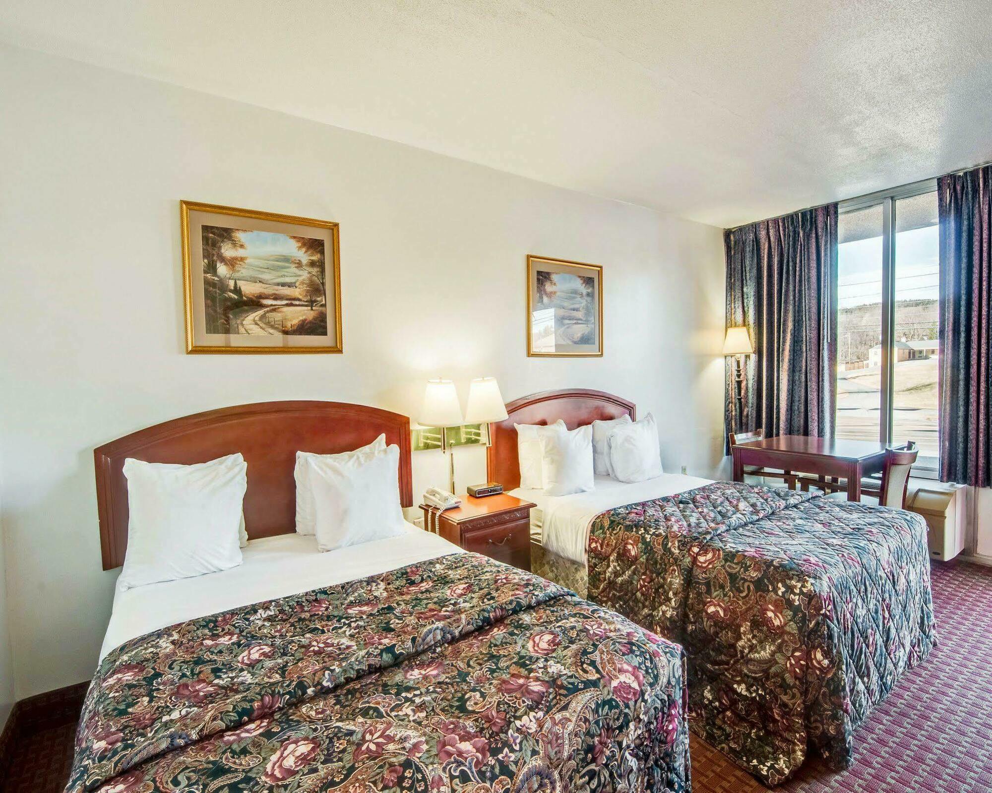 Econo Lodge Marion I-81 Екстер'єр фото